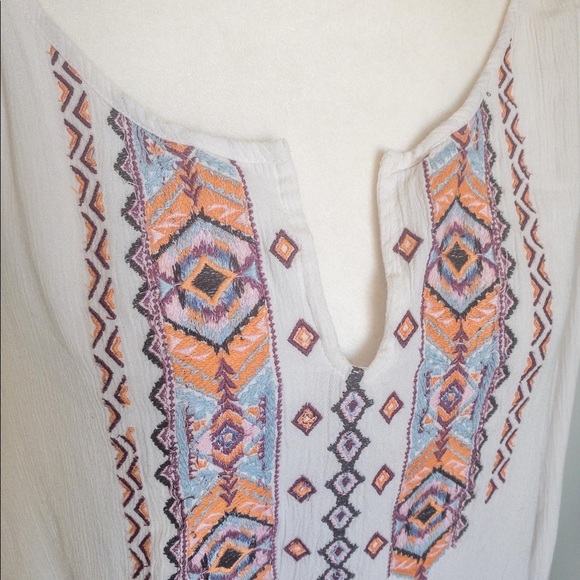 Embroidered Blouse - Picture 5 of 8